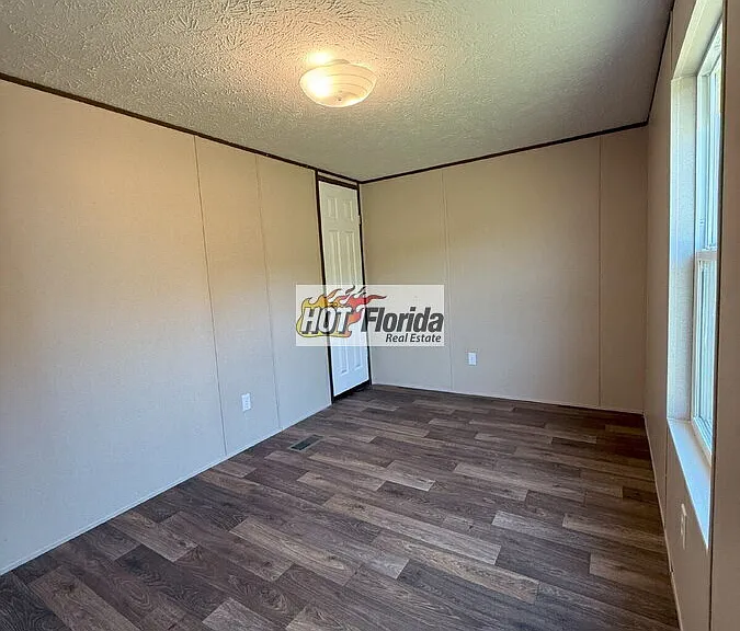 1357 Sparrow Rd — Photo 6
