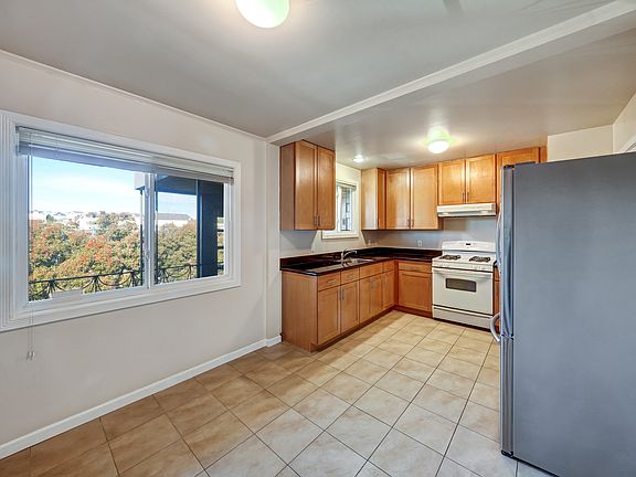 4th image of 107 Mayfair Dr