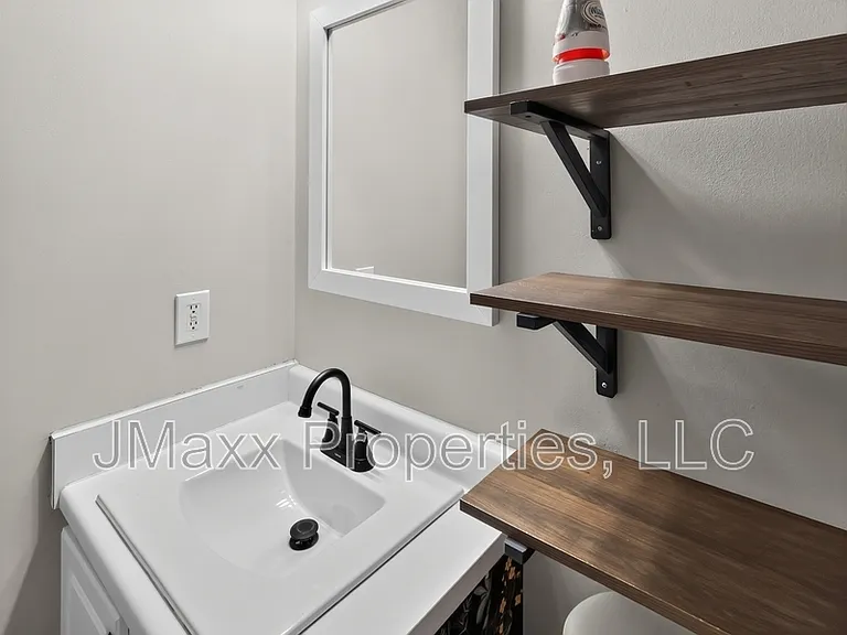 22 Canterbury Dr — Photo 18