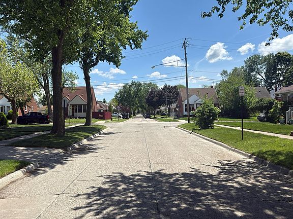 5th image of 817 Champaign Rd