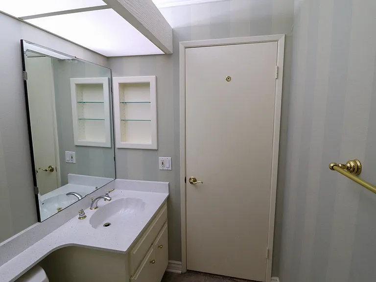 1050 Pacifica Dr — Photo 31