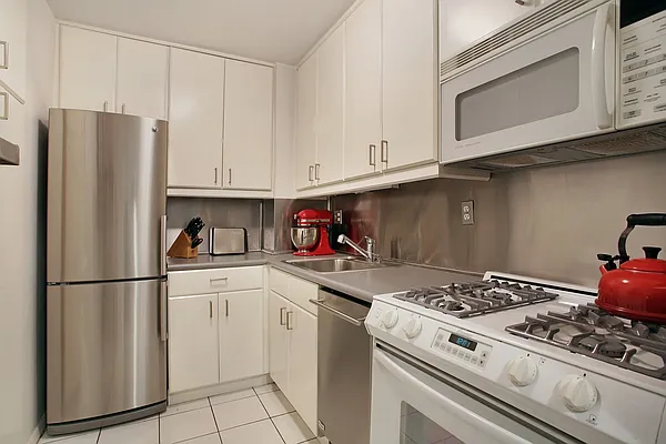 Sold by Corcoran | media 1