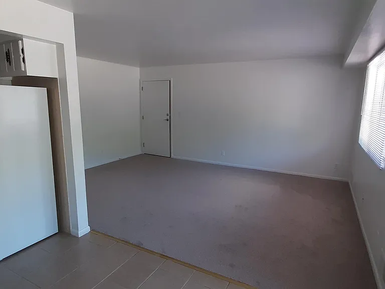 143 Lynwood Mnr #8 — Photo 2