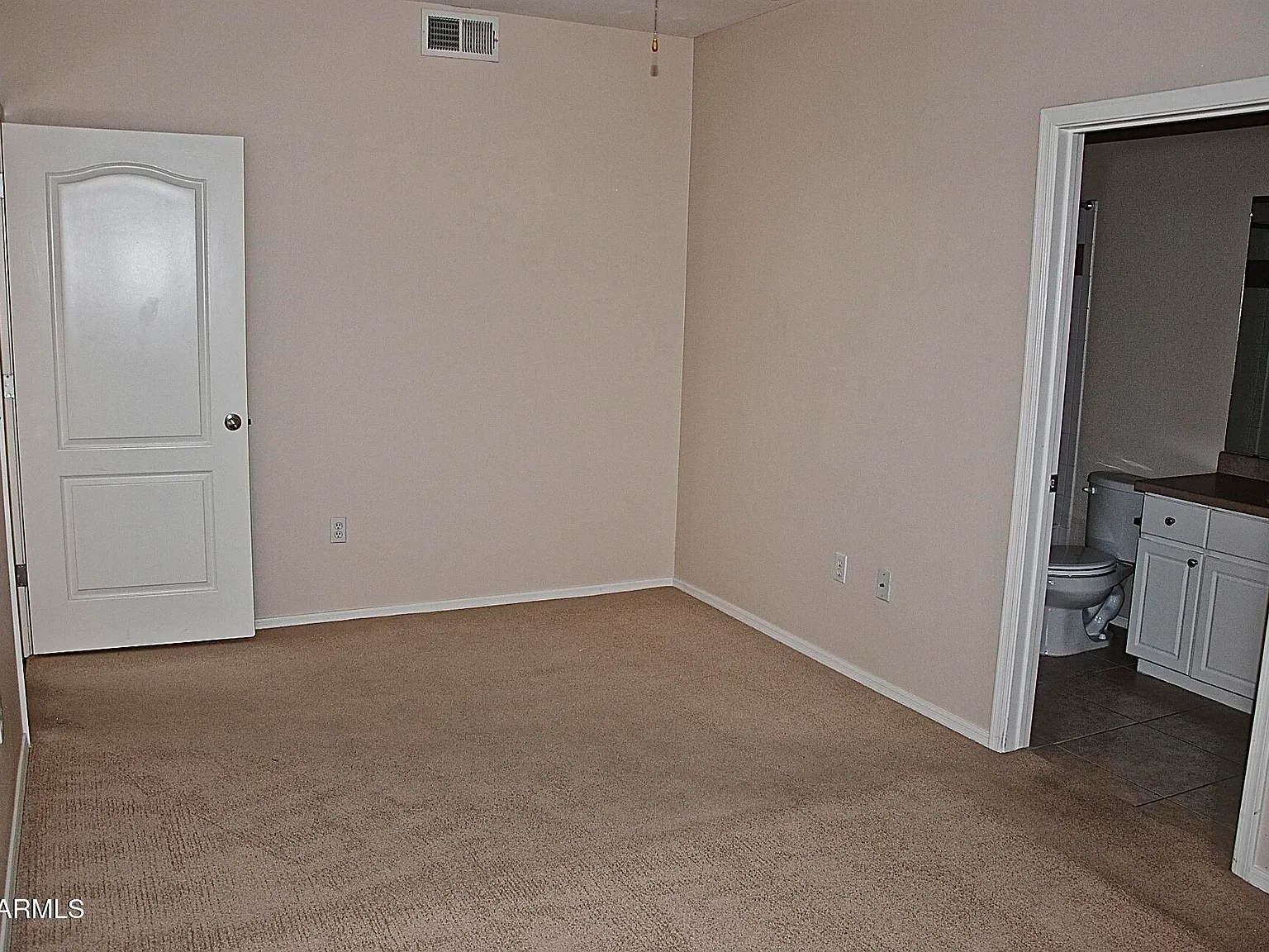 3 bed, 2.0 bath, 1412 sqft, $2,300 — Photo 4