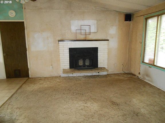 3rd image of 2720 NE 149th Ave