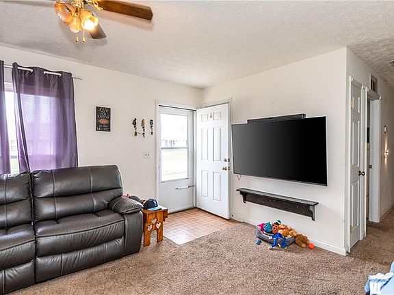 5th image of 2109 Westbury Ct