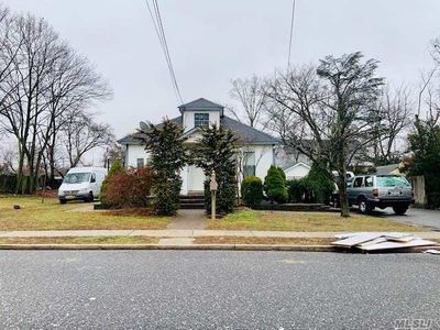270 Irving St, Central Islip, NY, 11722