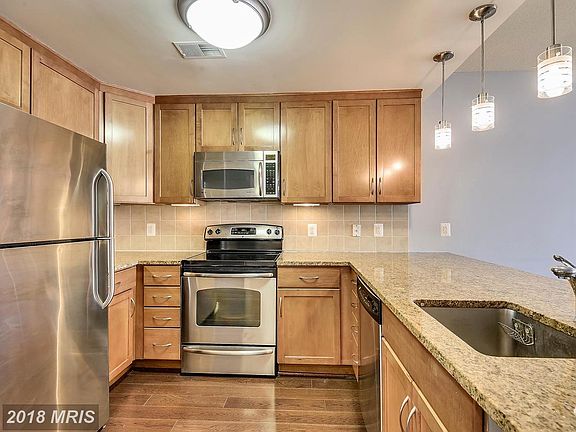 5th image of 888 N Quincy St Unit 1805
