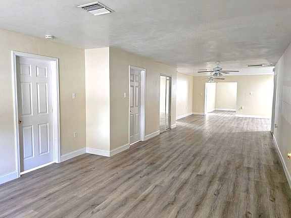 3rd image of 513 86th Ave N