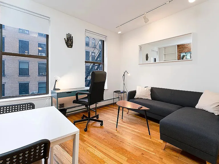 135 W 24th St #6B — Photo 1