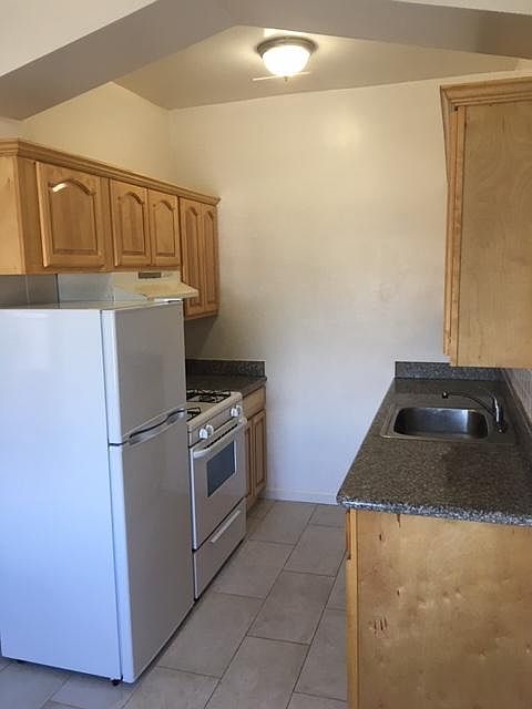 1st image of 924 Fulton St #403