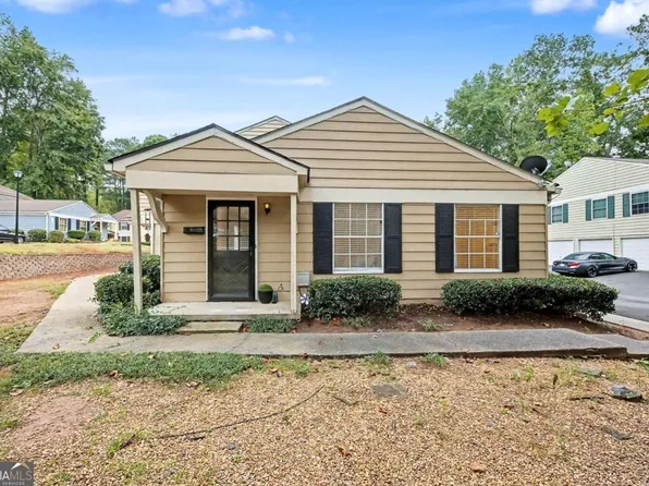 1300 Surrey Ln SW, Powder Springs, GA 30008