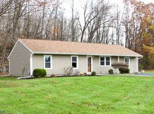 16 August Ln, Sussex, NJ 07461