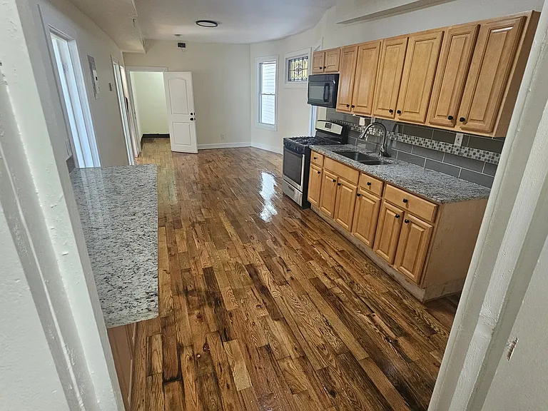 289 Ridgewood Ave #2 — Photo 1