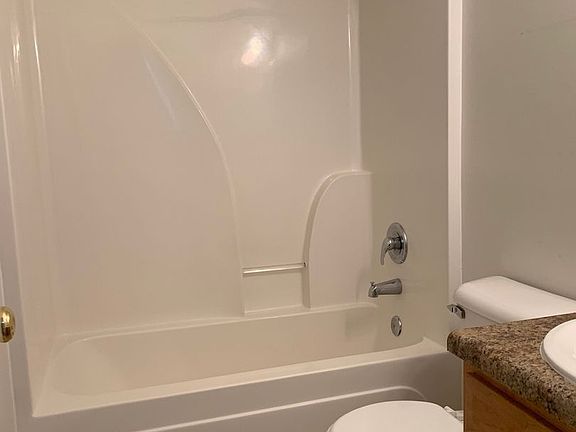 5th image of 1105 College St