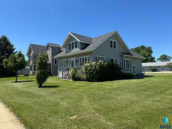3rd image of 1009 N Josephine Ave