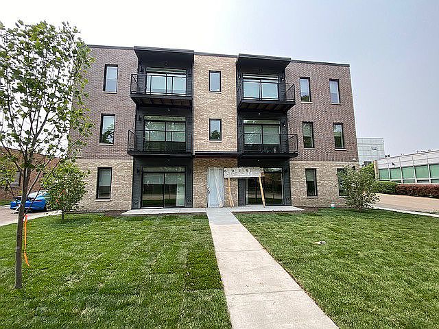 1st image of 2030 Greenwood St