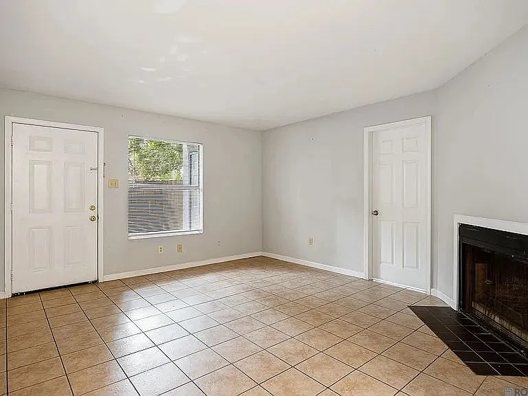 2 bed, 2.0 bath, 1000 sqft, $995 — Photo 3
