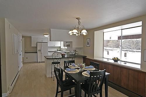 Large Breakfast Nook