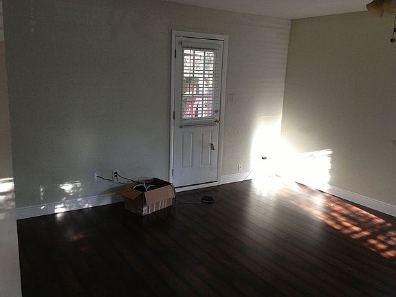 5th image of 2509 Ives Ave