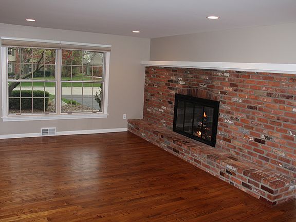 2nd image of 30830 E Lincolnshire St