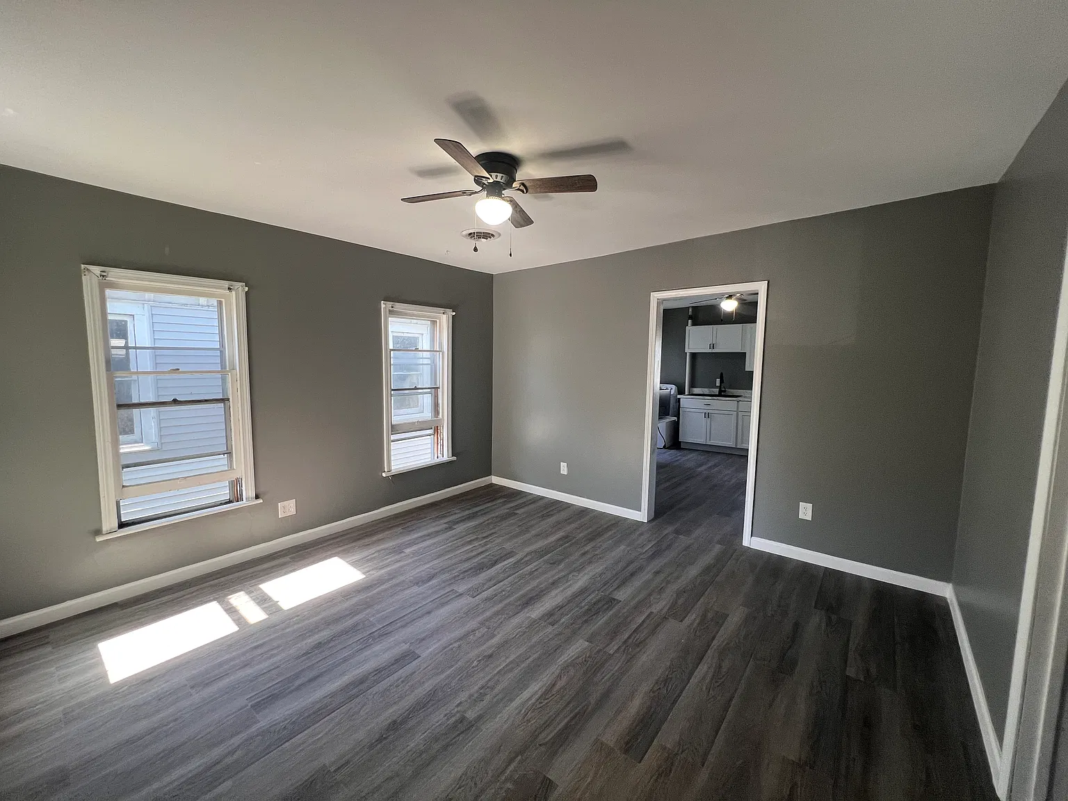 2 bed, 570 sqft, $1,150 — Photo 2