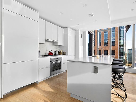 4th image of 135 Seaport Blvd Unit 2008