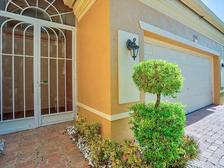 15323 Fiorenza Cir — Photo 5