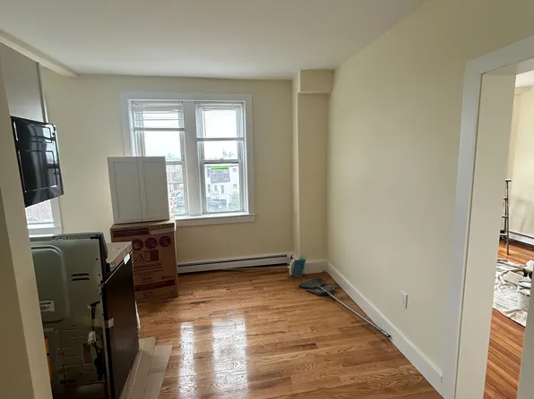 2 Malden St #3B, Revere, MA 02151
