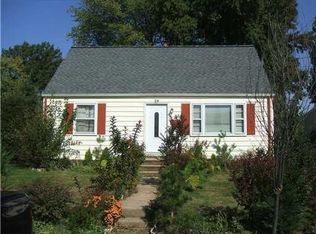 26 Seymour Ave, Woodbridge, NJ 07095