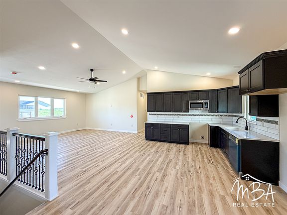 5th image of 4105 Evergreen