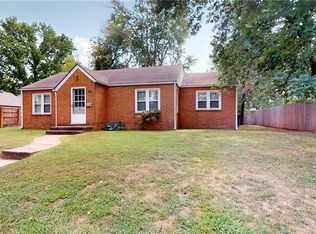 907 W Hunter St, Nevada, MO 64772