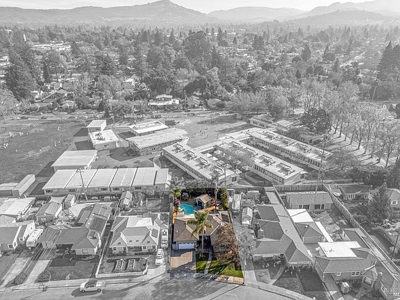 2nd image of 1918 Geary Drive