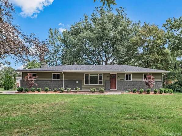 1256 Shenandoah Dr, Rochester Hills, MI 48306