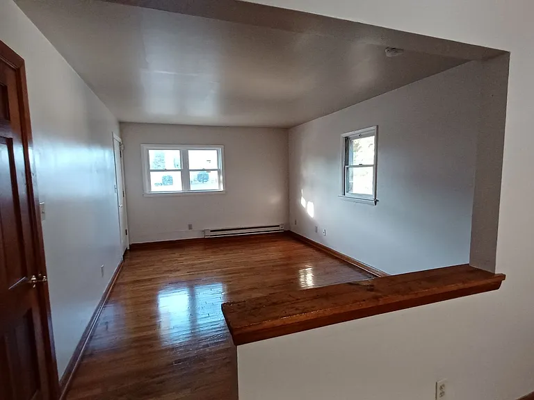 519-521 E Broad St — Photo 33
