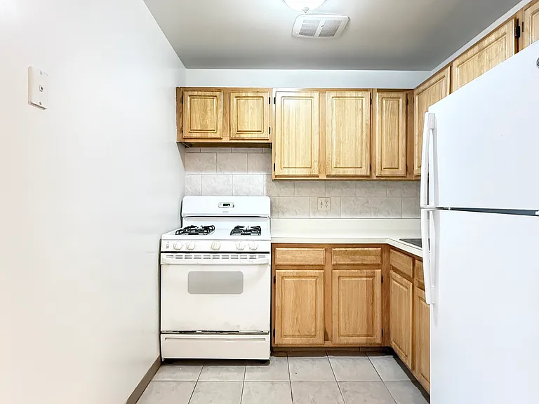 18 N Portland Ave #1 — Photo 6