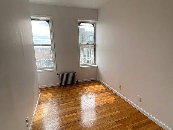 4th image of 133 Wyckoff Ave APT 4R