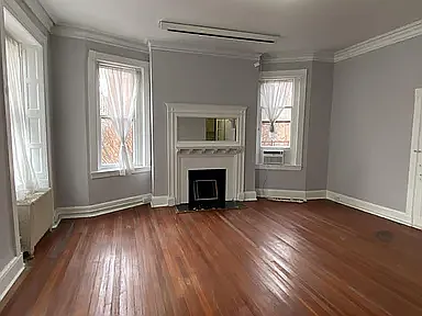 15 W Madison St Photo 1