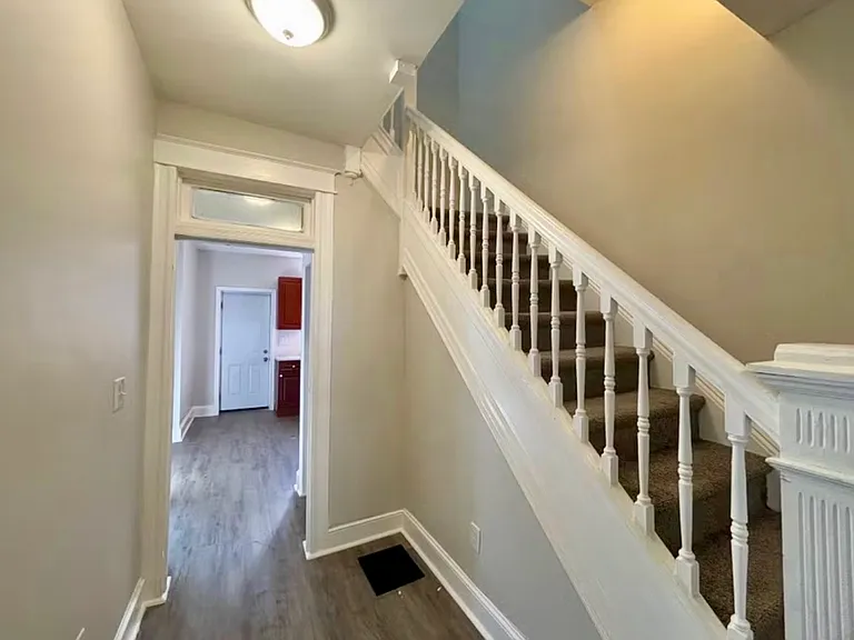 418 N Loudon Ave — Photo 5