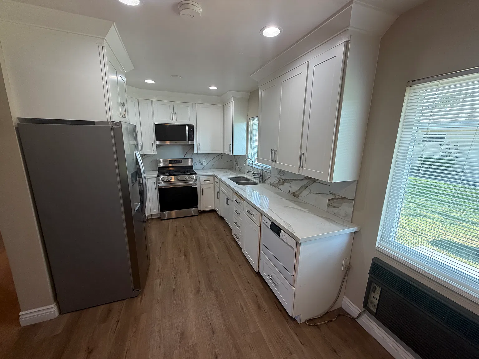 2 bed, 1180 sqft, $2,995 — Photo 4