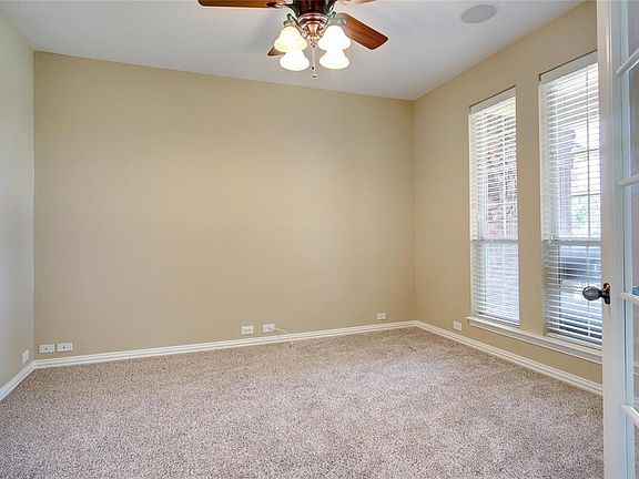 5th image of 2504 Bayside Dr