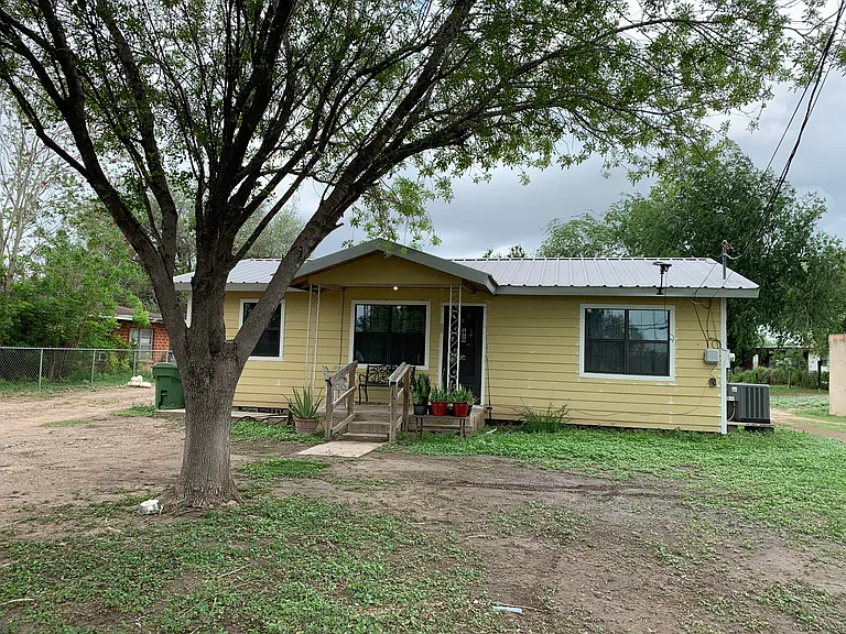 3138 W US Highway 83 — Photo 1