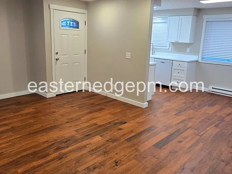 630 SW 24th St #5 — Photo 4