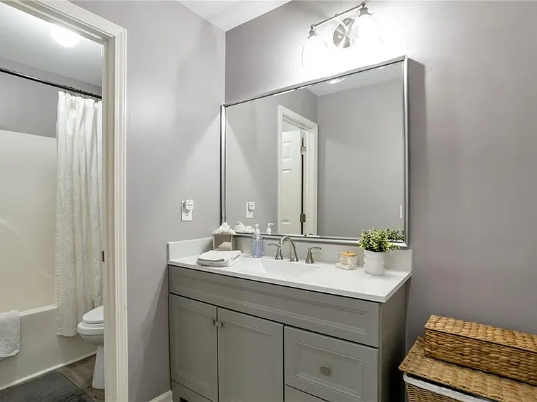 1565 Hedington Cir — Photo 20