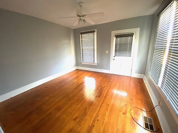 3rd image of 1102 Belmont St
