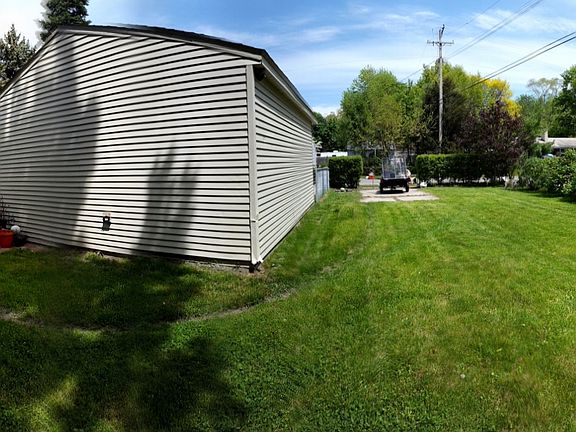 Huge Fenced in Yard & Patio