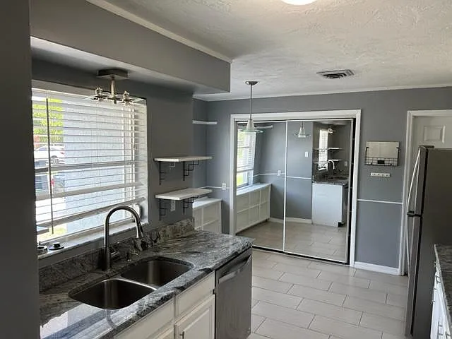 208 Talley Dr — Photo 6