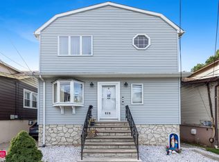 829 Roosevelt Ave, Secaucus, NJ 07094