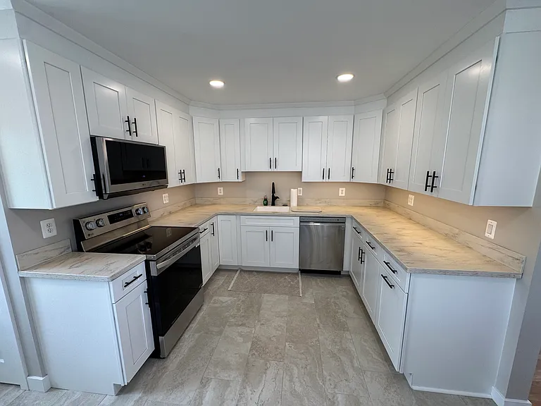 108 Fern Ave — Photo 2