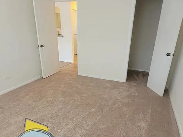 1039 College - apartments and offices for rent — Photo 22